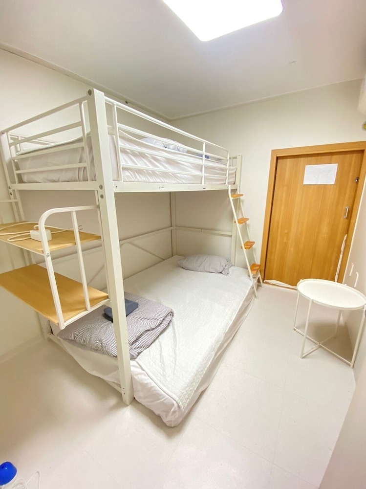High Street Guest House 29/50