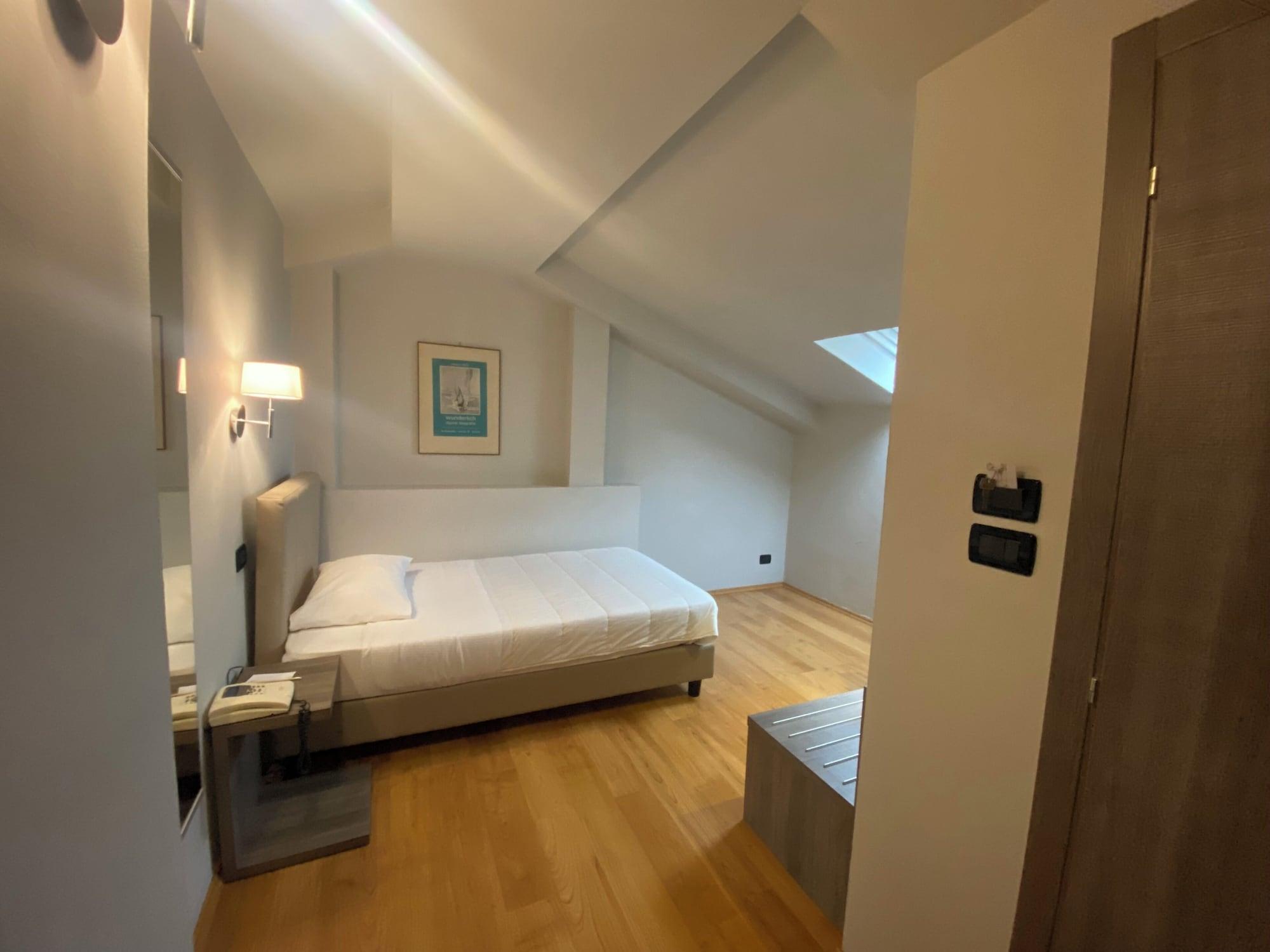 Economy, Single, Attic