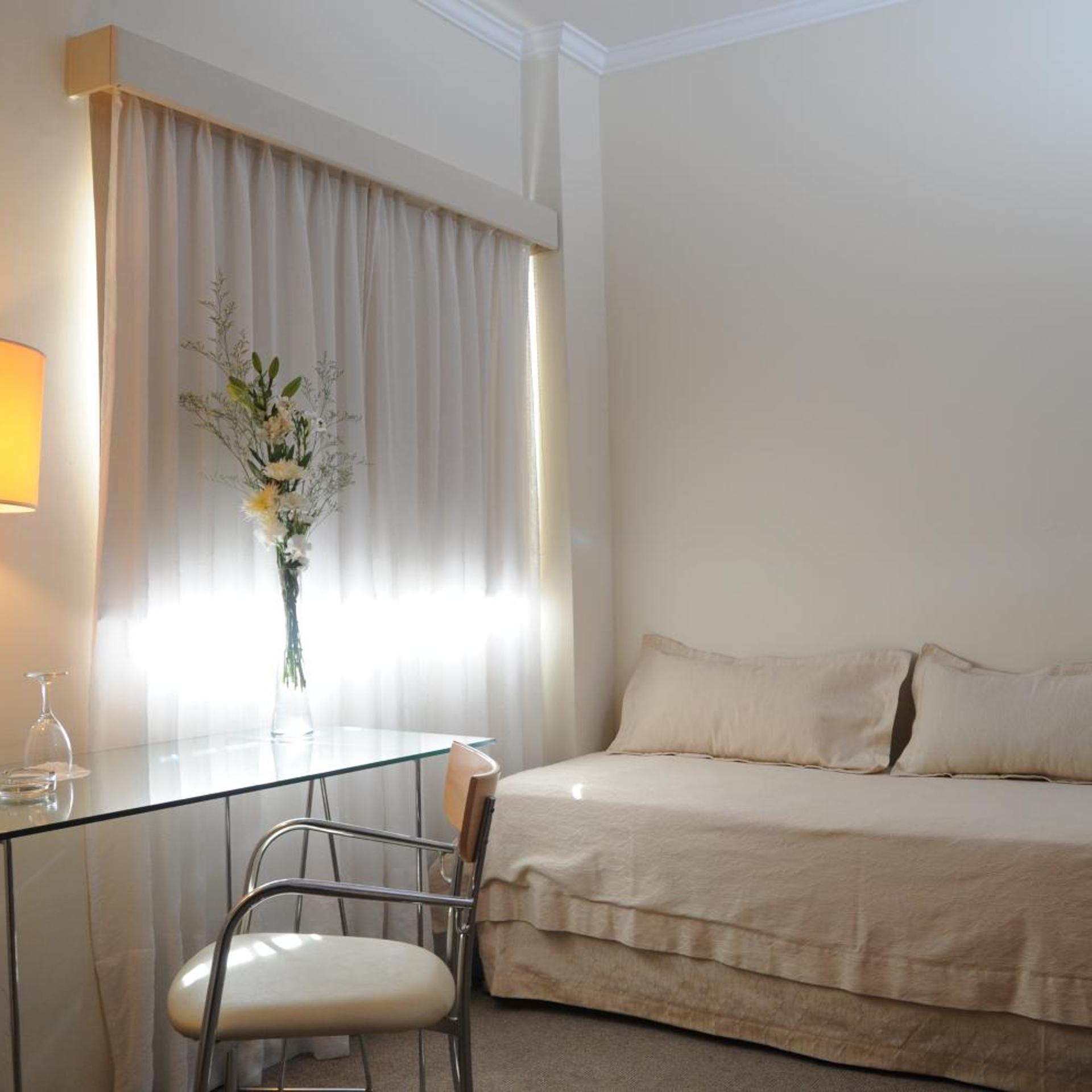 Parra Hotel and Suites 8/27
