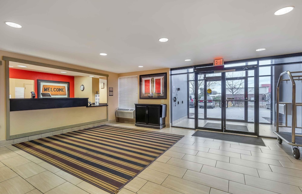 Extended Stay America Chicago Lombard Yorktown Center 8/53