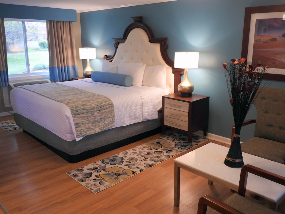 Seacoast Inn 23/36