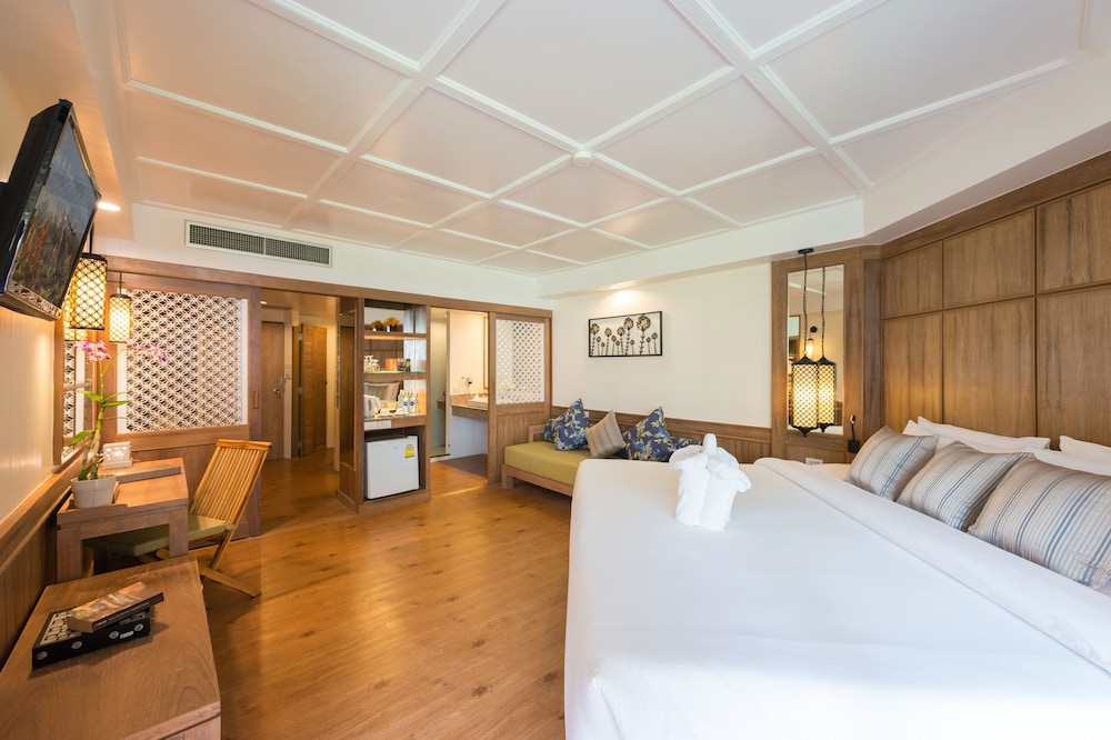 Katathani Phuket Beach Resort 16/66
