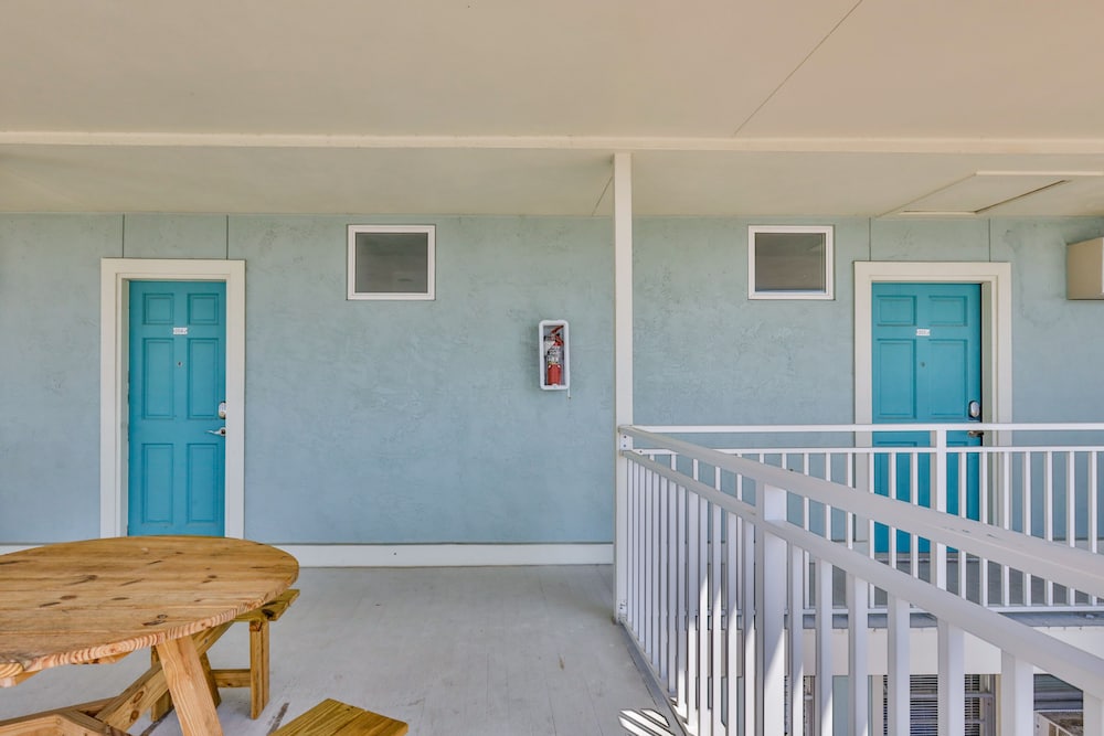 Coastal Waters Inn 52/74