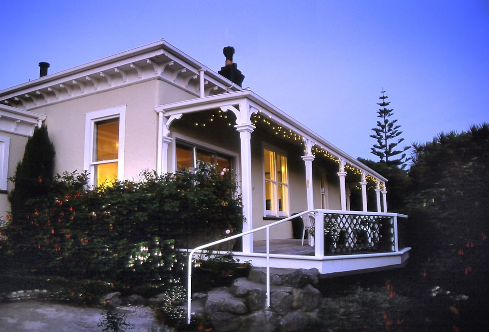 The Point Bed &amp; Breakfast 1/50