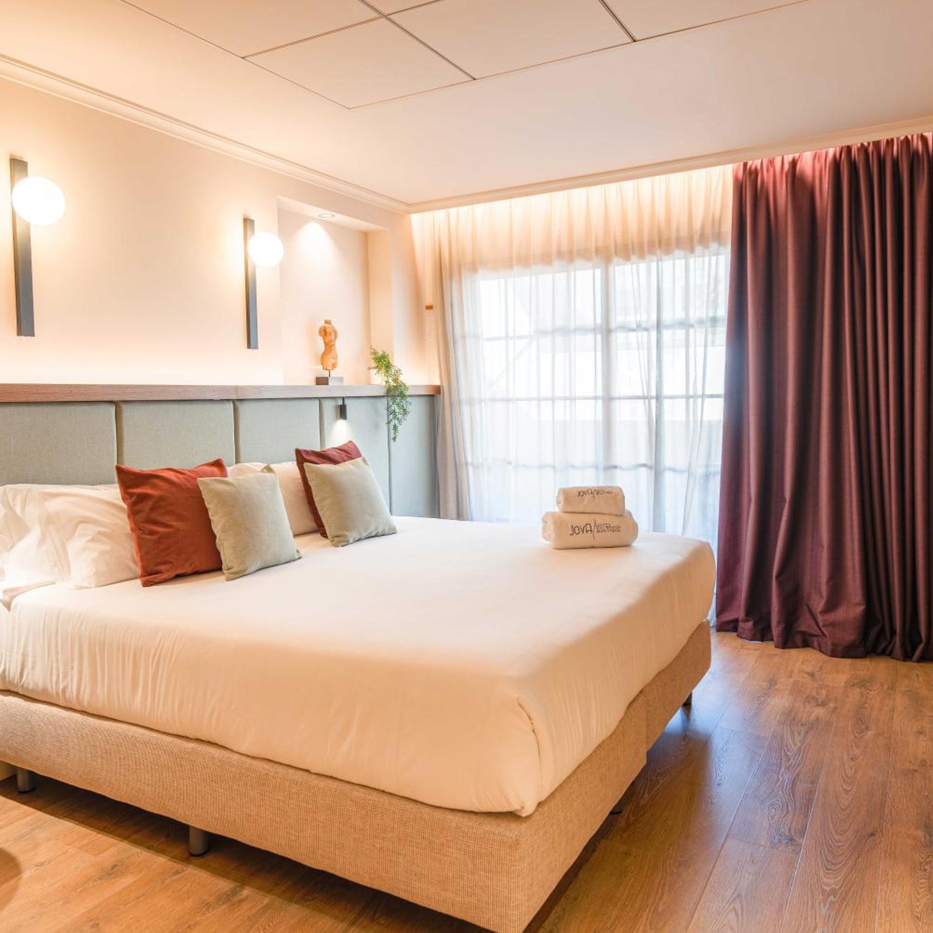 Jova Hotel 14/73