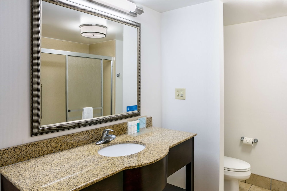 Hampton Inn & Suites Toledo-Perrysburg 30/50