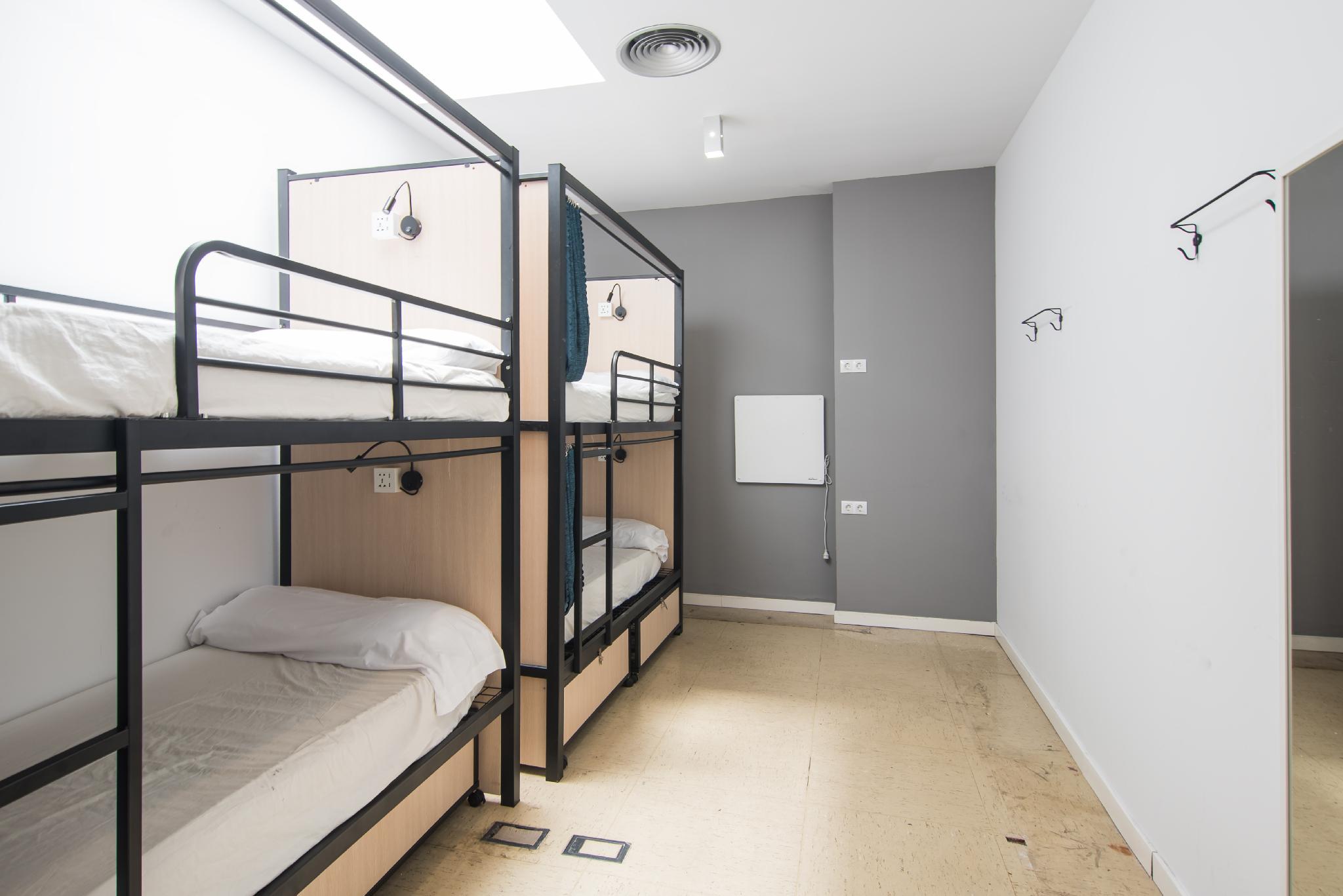 Female Dorm, Female Only, 4 Beds