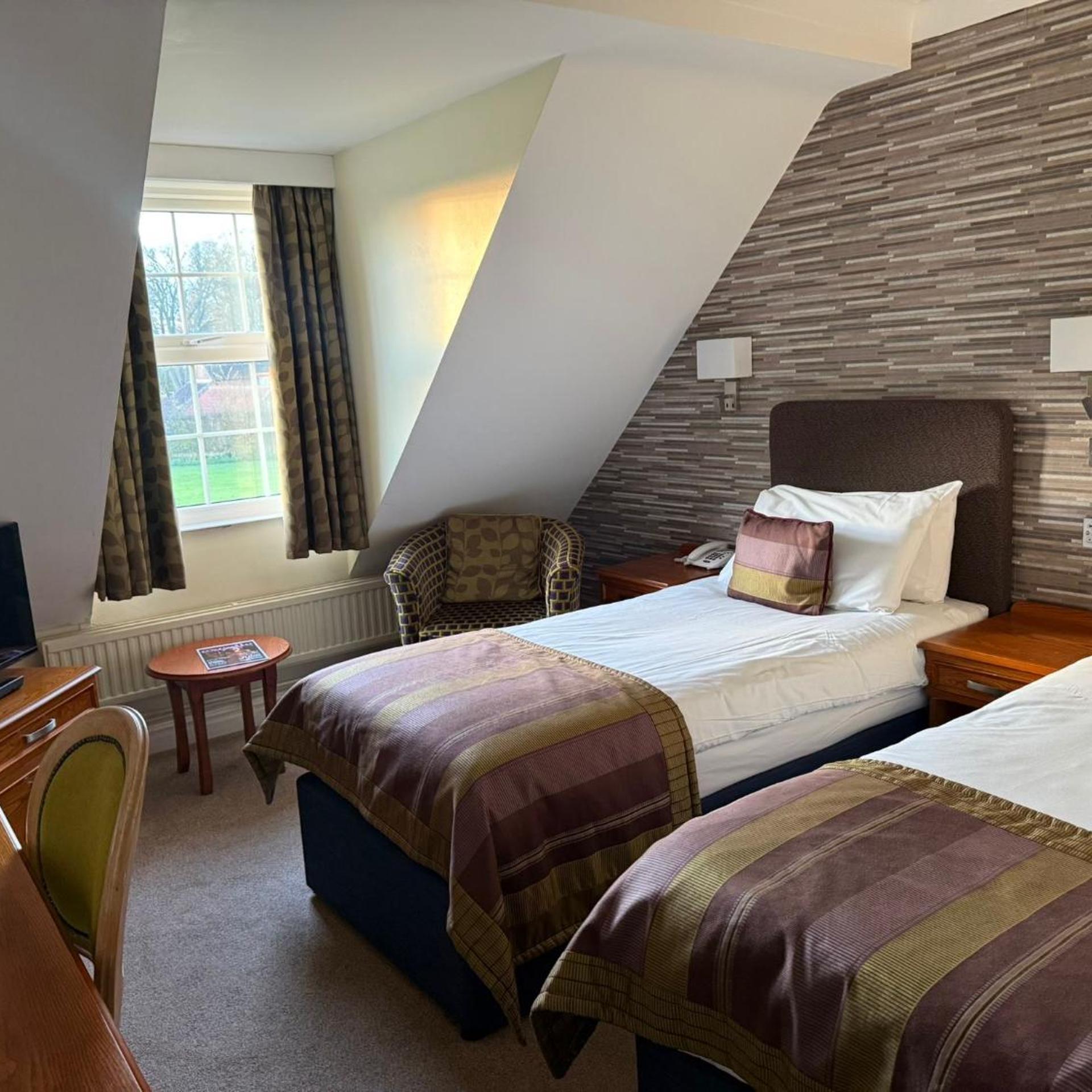 Room, Twin Beds