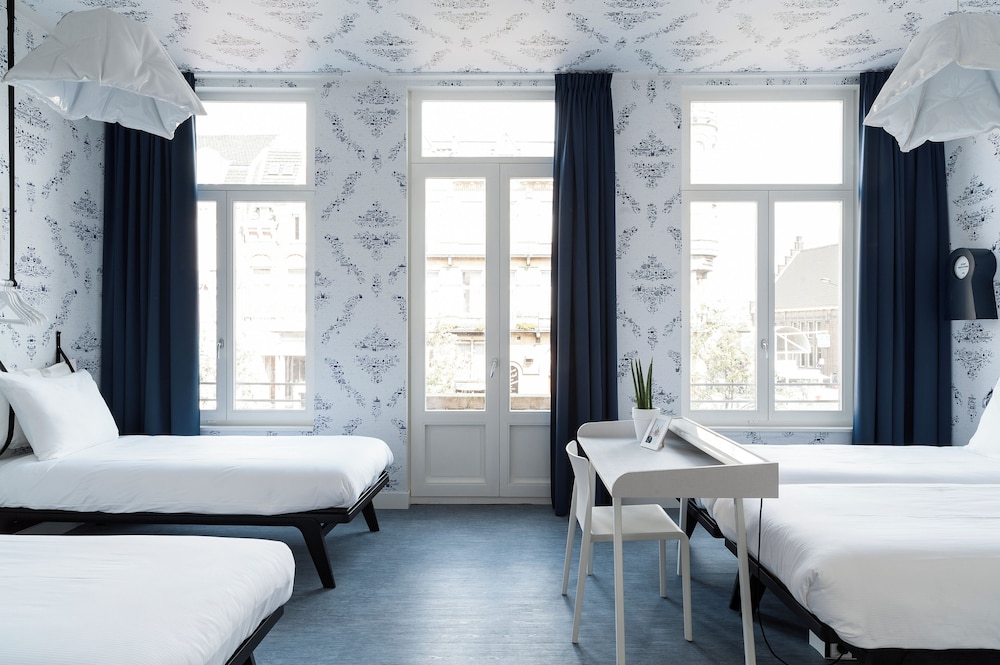 FAMILY, QUADRUPLE, MULTIPLE BEDS