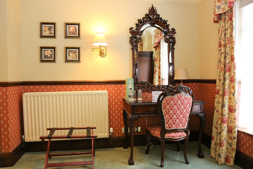 Millfields Hotel 44/58