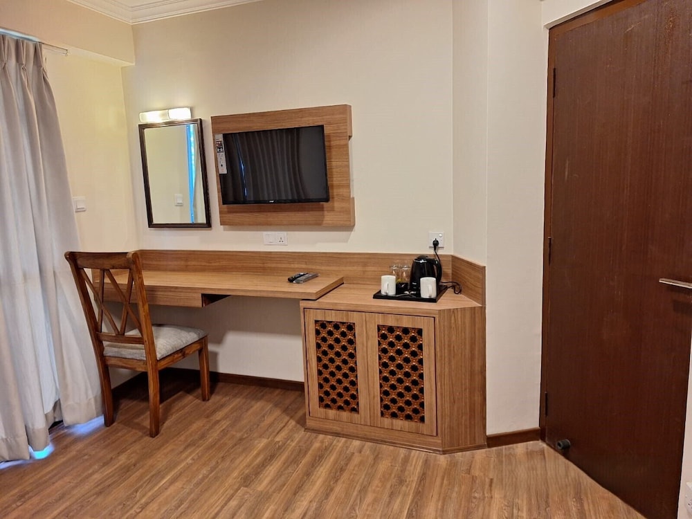 Hotel Himalayan Villa Pvt Ltd 39/50