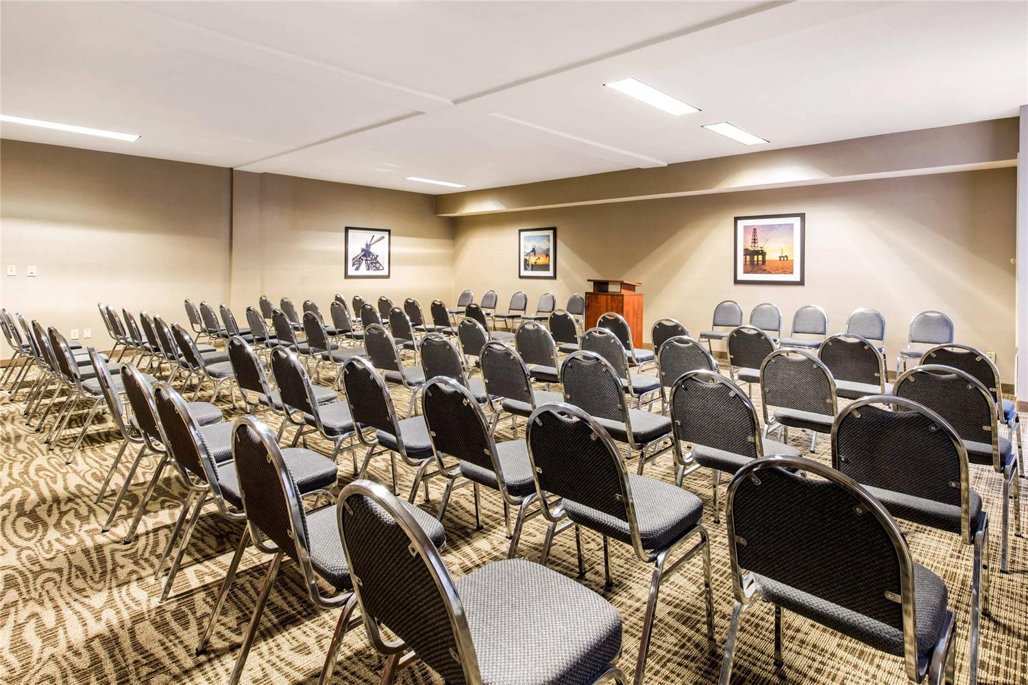 Comfort Suites Humble Bush Intercontinental Airport 11/14