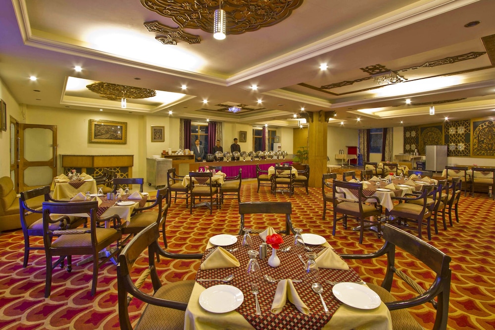 ROYAL PARK RESORT. 26/47