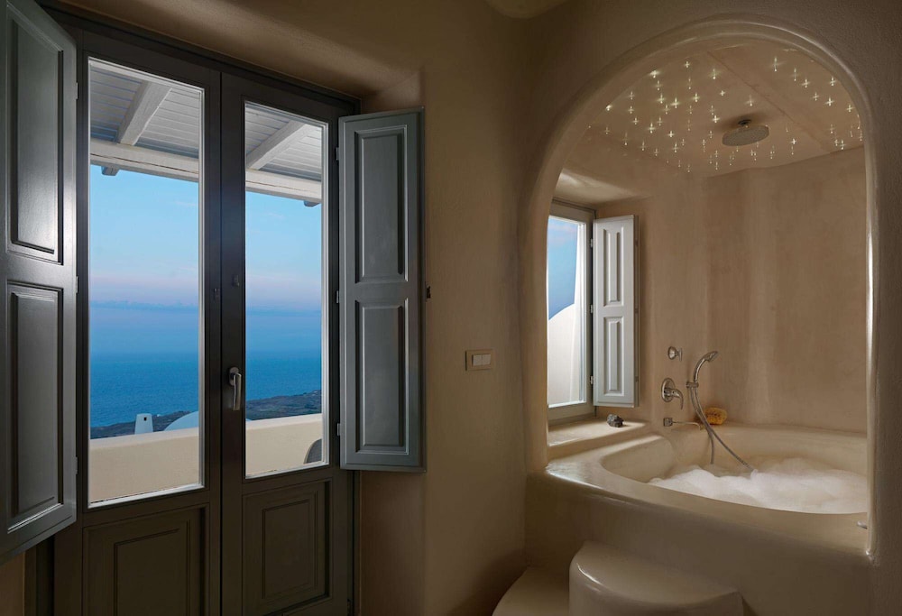 Dome Santorini Resort 19/46