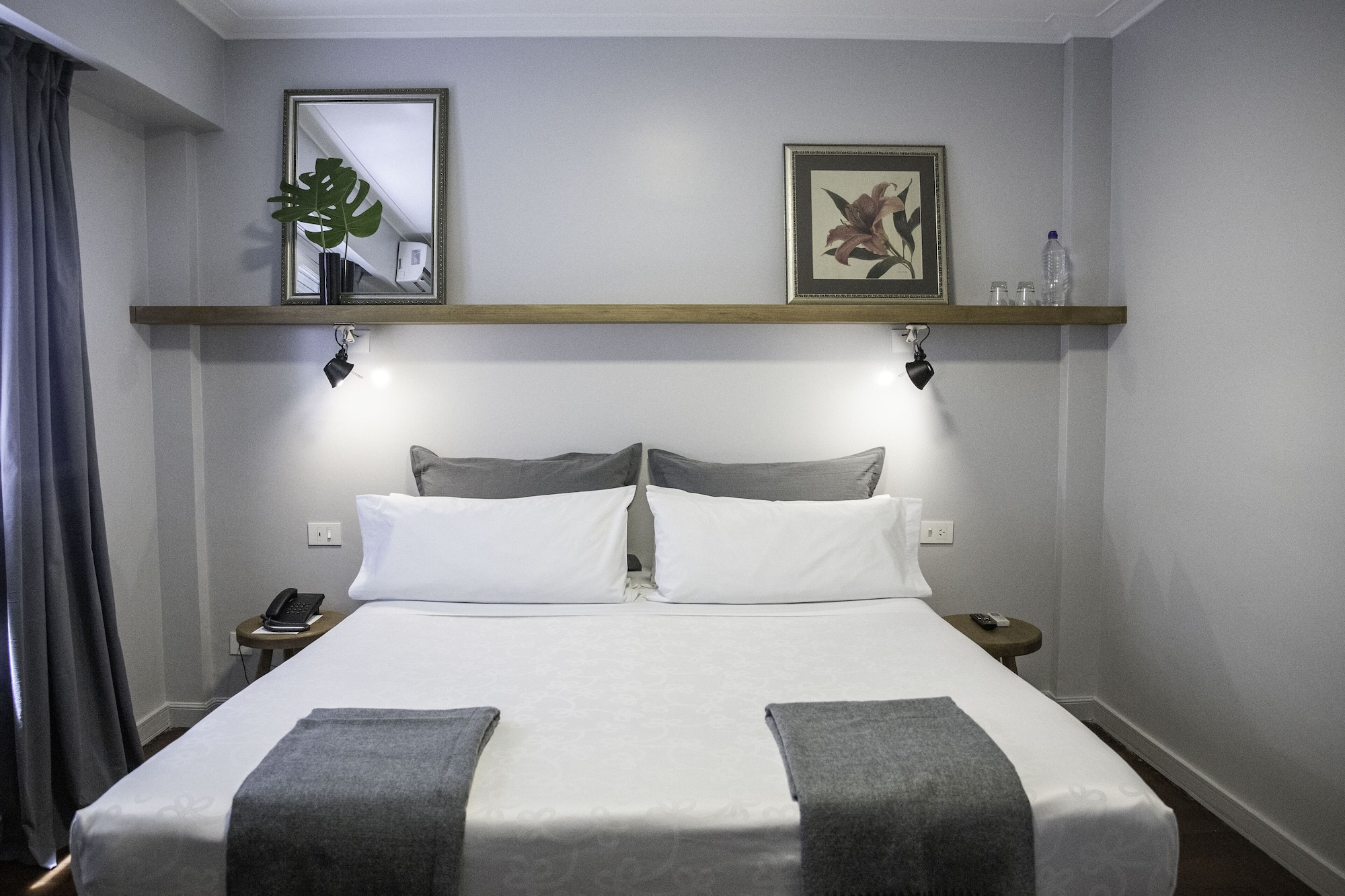DELUXE, QUEEN BED