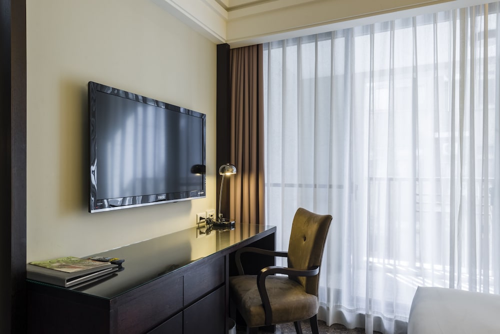 LEOFOO RESIDENCES 26/30