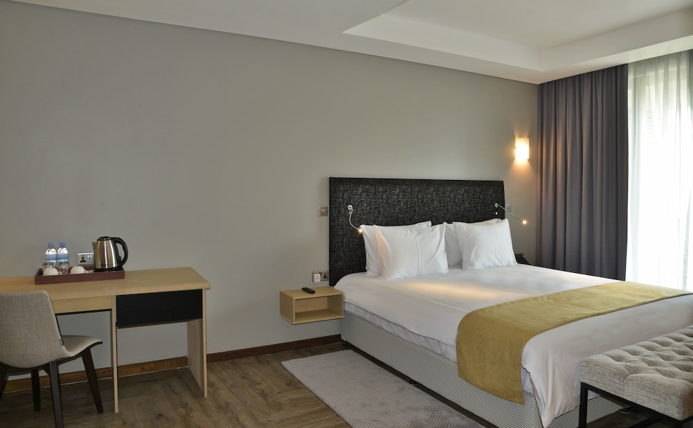 Mantis Epic Hotel And Suites 13/63