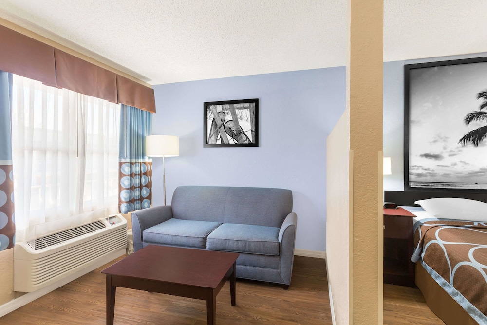 Super 8 by Wyndham Ellenton Bradenton Area 20/29