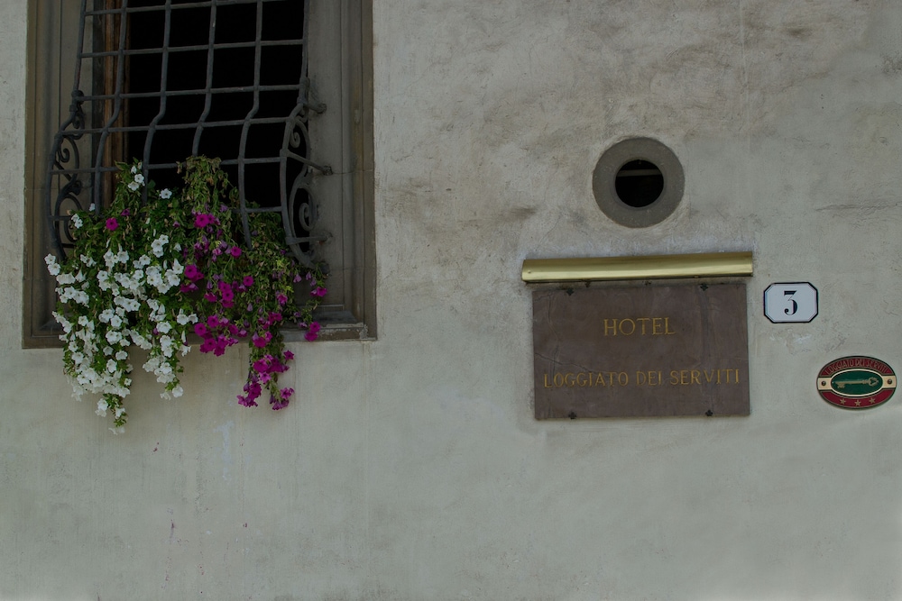 Loggiato dei Serviti 7/51