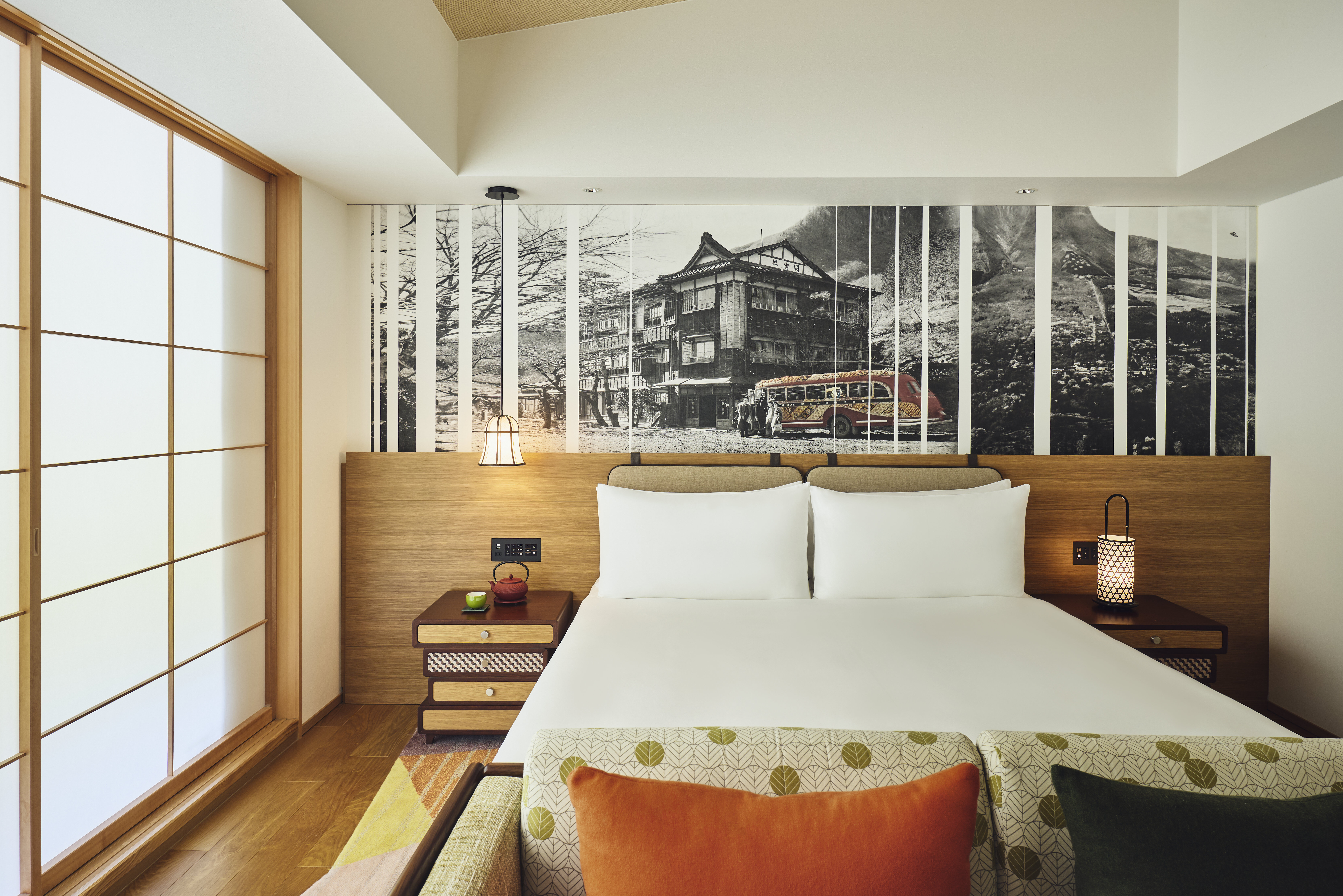 Deluxe, King Bed, Hill Side