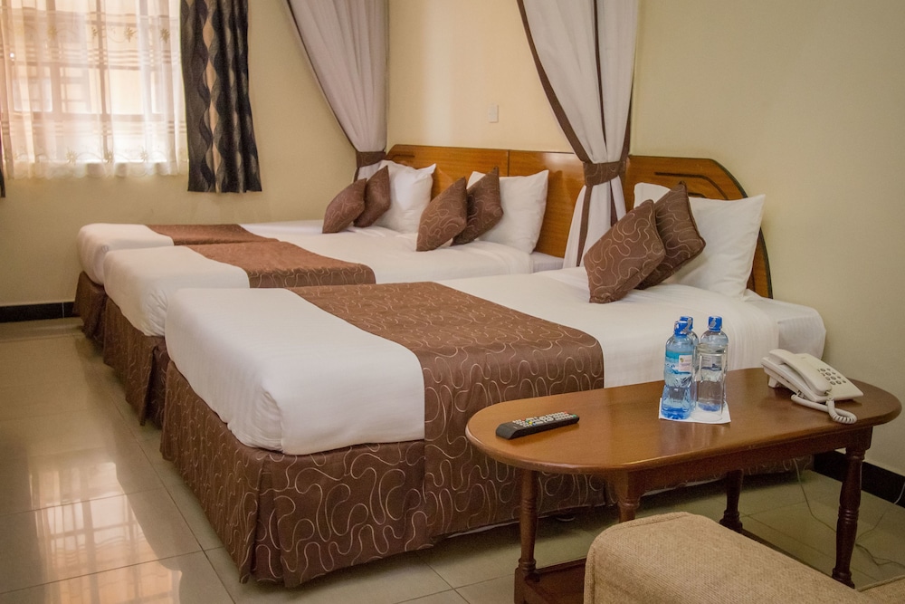 Emboita Hotel 9/50