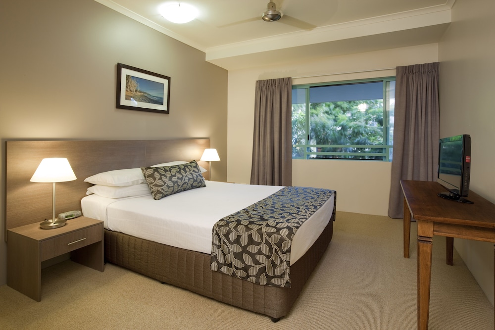 Coral Sands Beachfront Resort 17/59