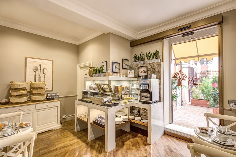 Charme Spagna Boutique Hotel 55/77