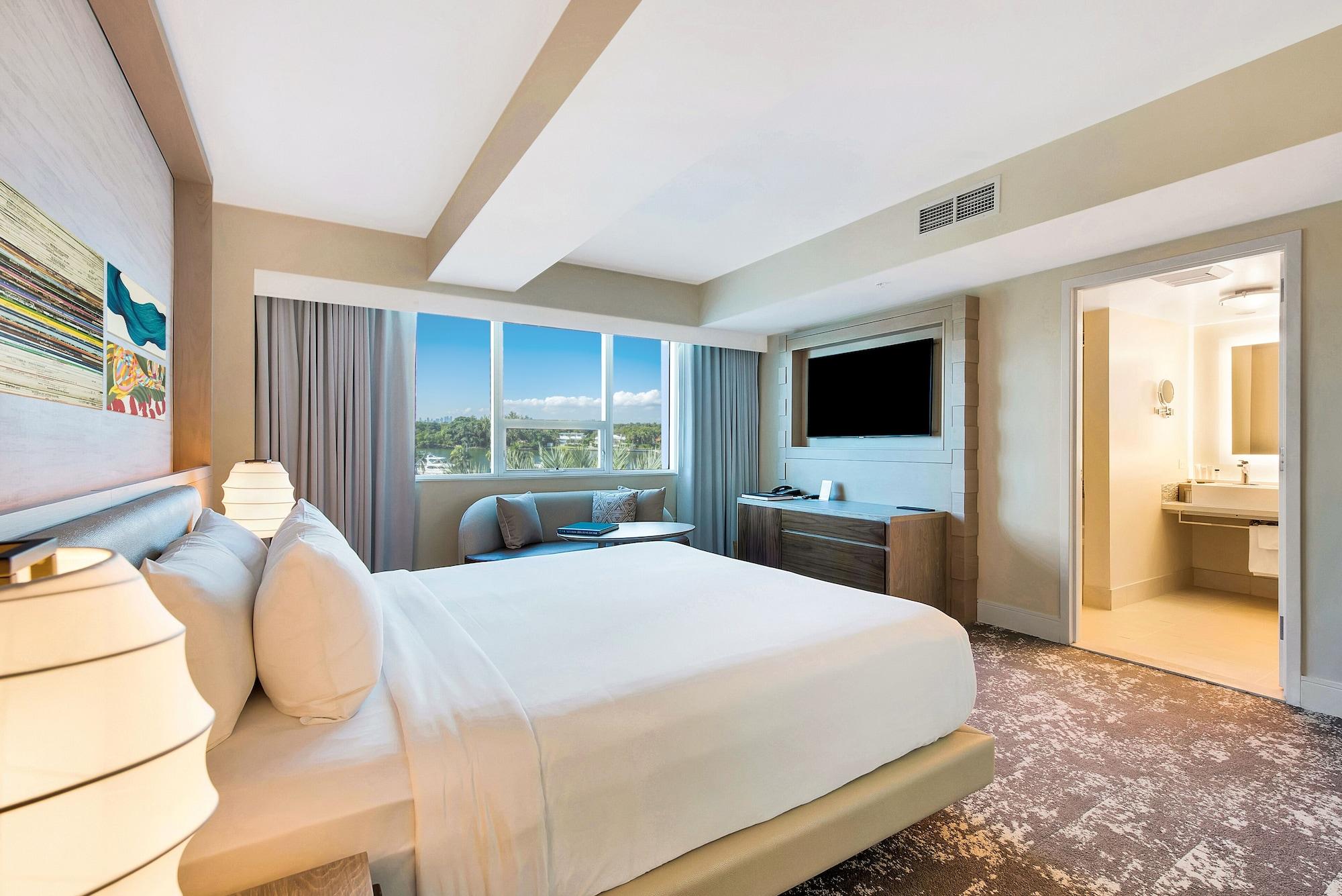 Premium, King Bed, Resort View, Accessible