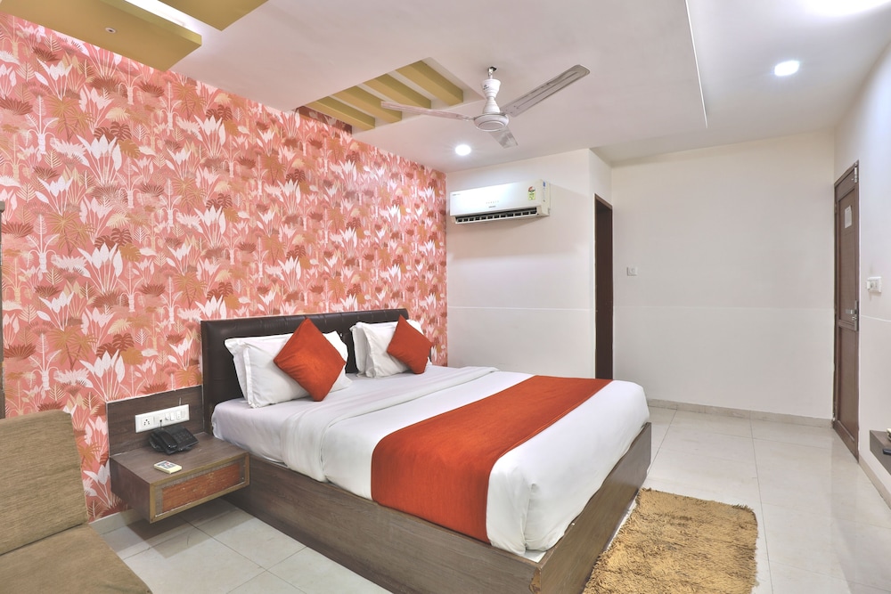 HOTEL SADHBHAV 28/49