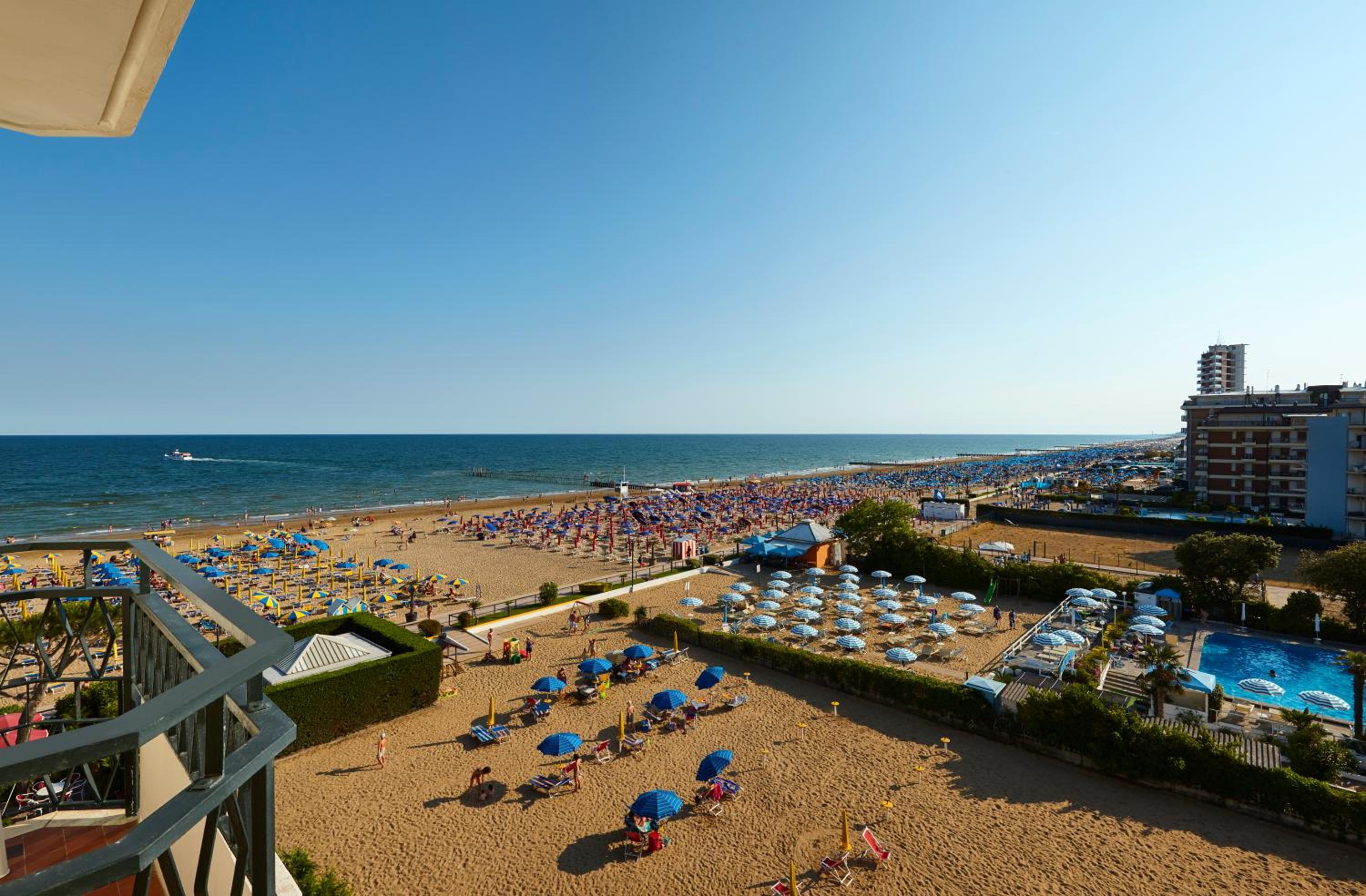 RUHL BEACH HOTEL AND SUITES 51/54