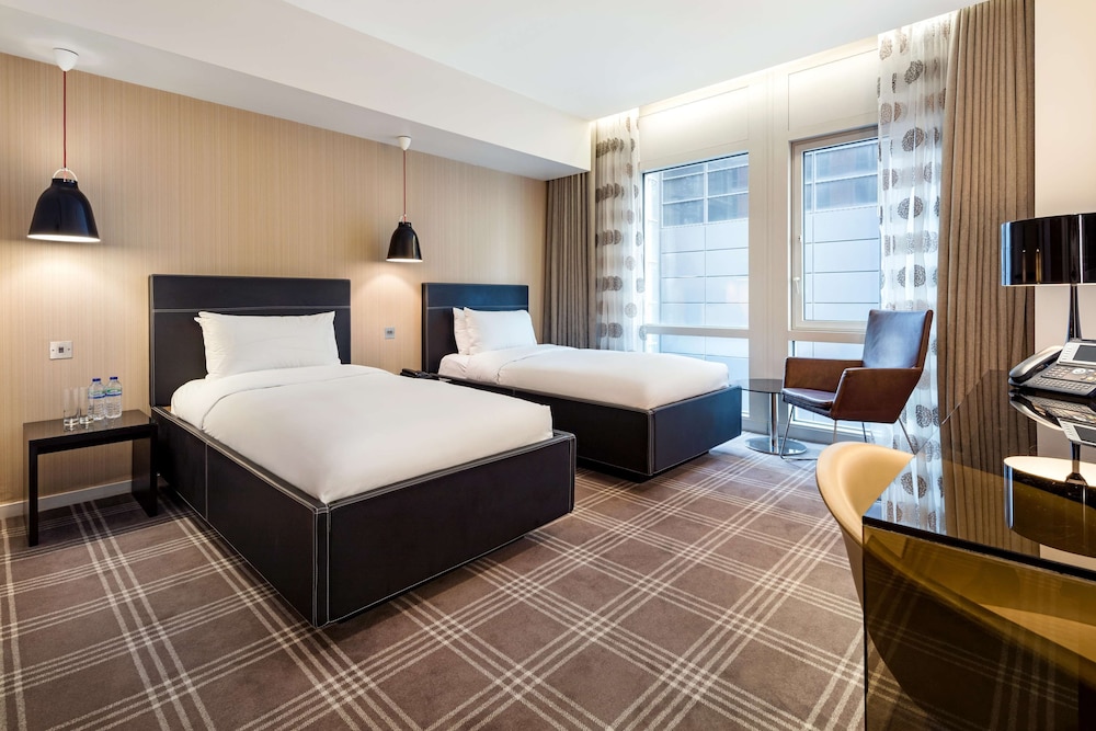 Radisson Blu Hotel, London Canary Wharf East 29/74