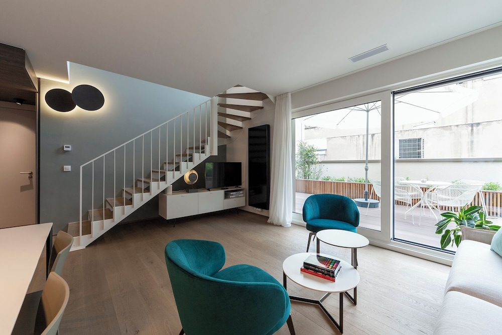 Central City Luxury Residence 28/50