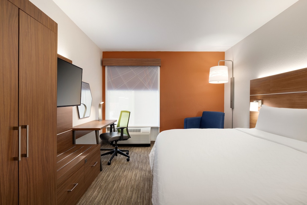 Holiday Inn Express Hotel Suites Auburn University Area 13/53