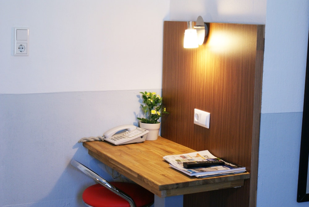 Bahn Hotel Dusseldorf 4/41
