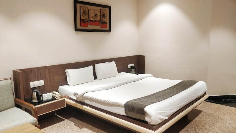 Hotel Mount Regency 24/67