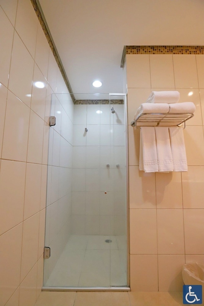 Maione Hotel 50/50