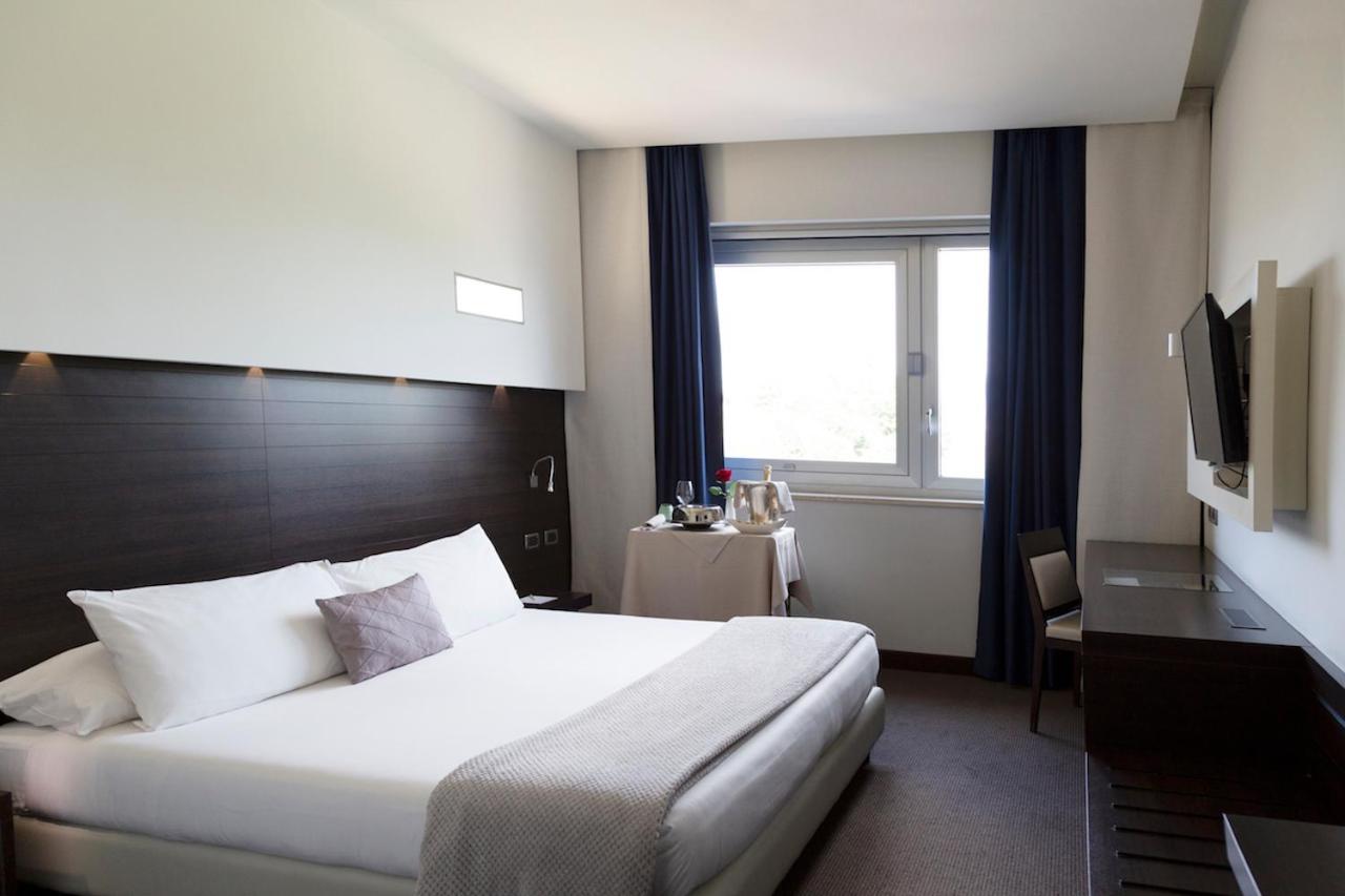 غرفة بسرير مزدوج أو سريرين منفصلين، Hotel Selene 4/10