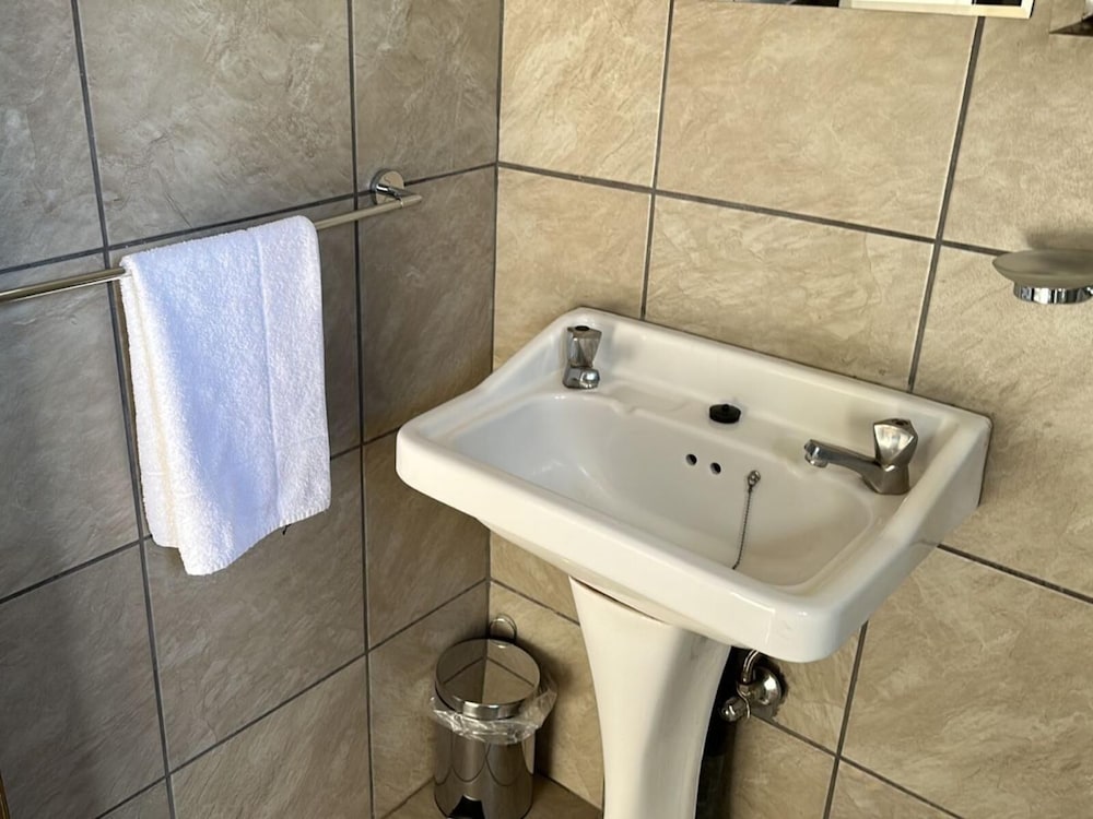 Kuruman Lodge 18/18