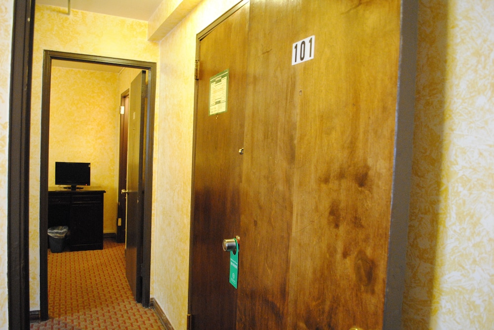 Chinatown Hotel 20/38