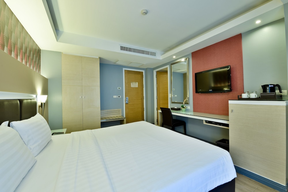 DELUXE, DOUBLE BED
