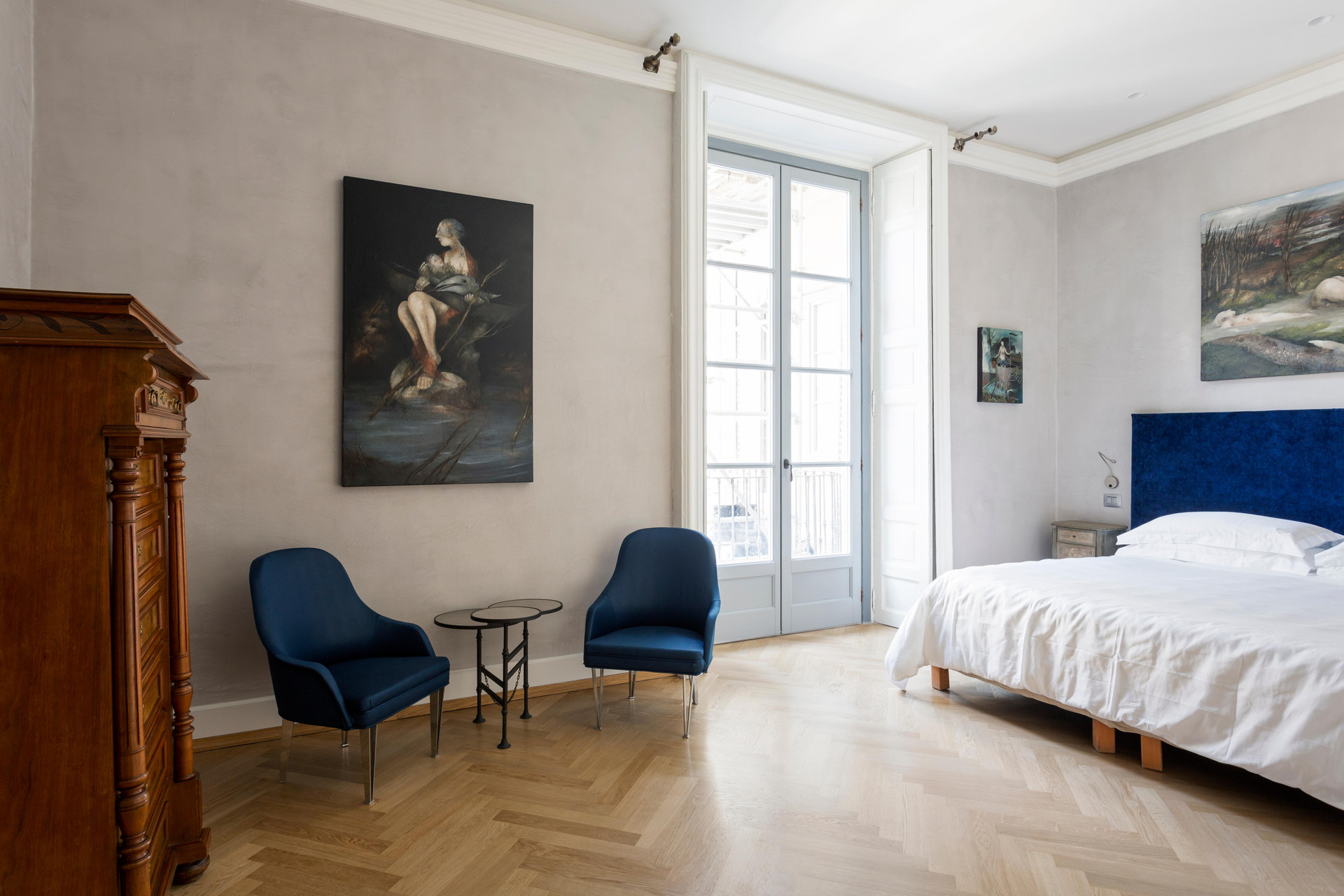 Courtyard, Deluxe