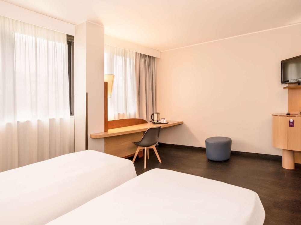Mercure Roma West 32/73