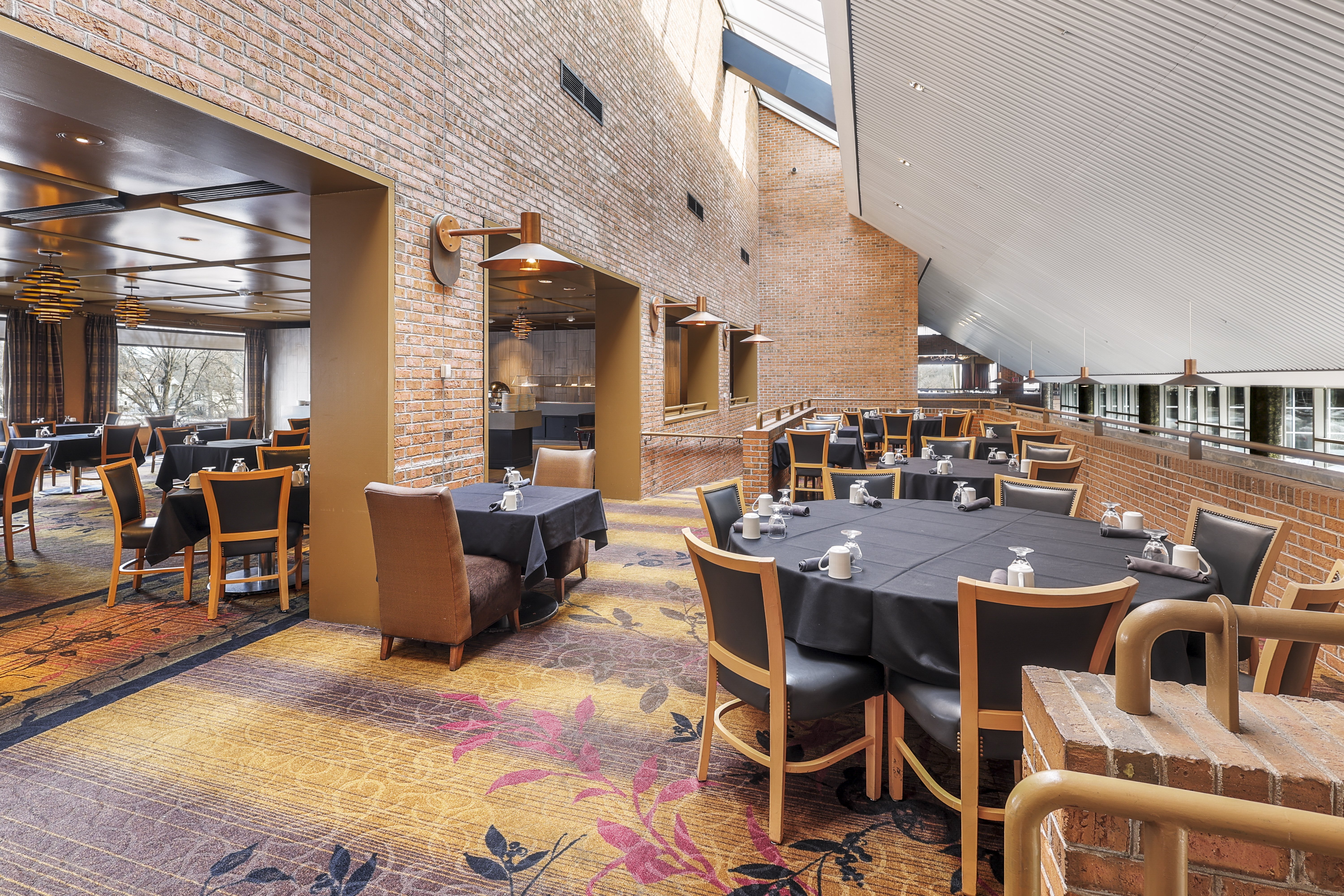 Crowne Plaza Minneapolis West 36/60