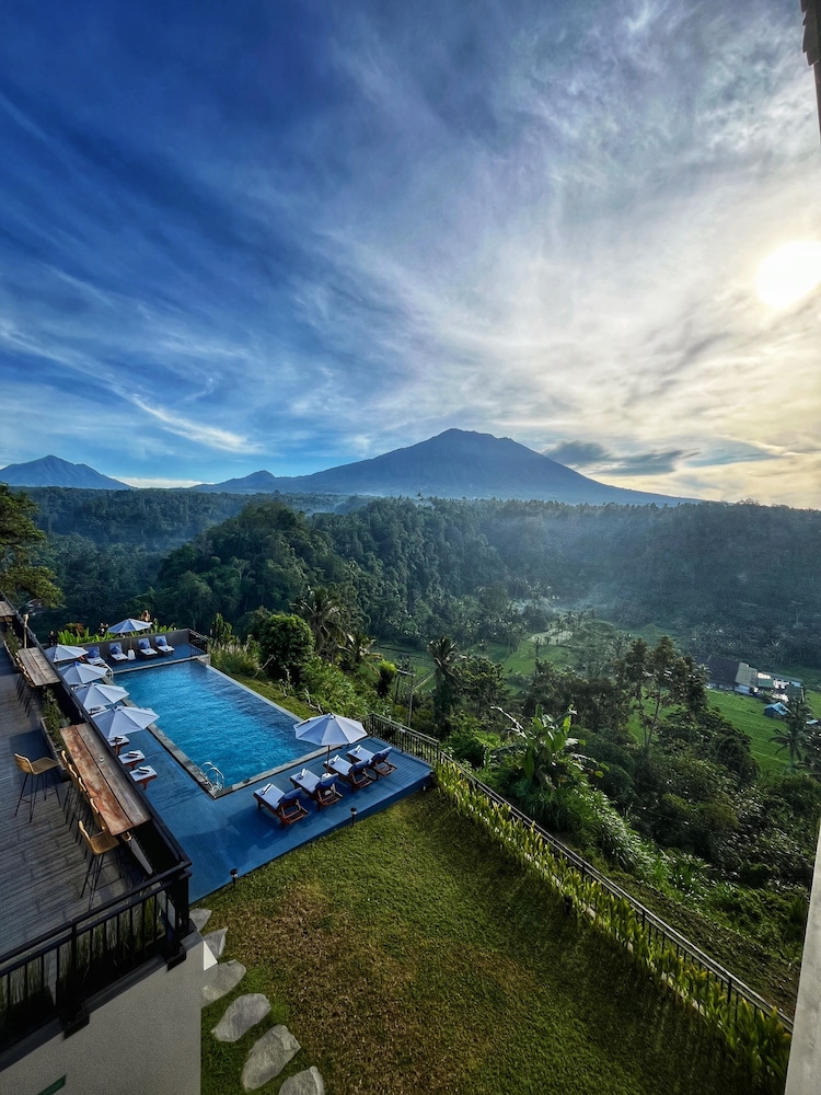 Tapa Agung View 38/50