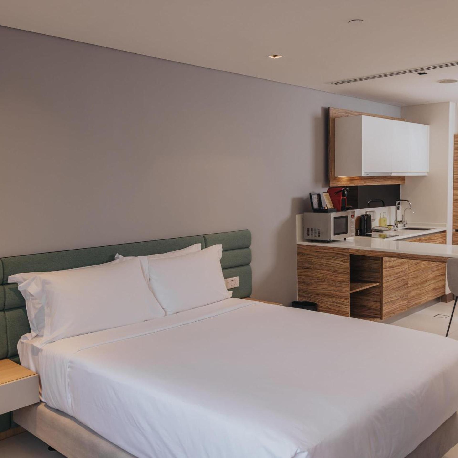 Executive, Studio, King Bed