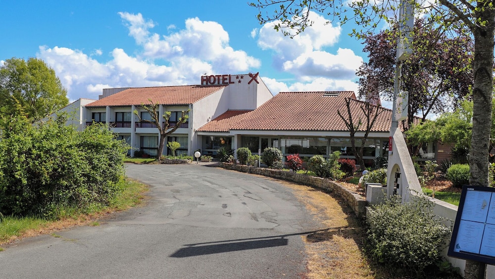 HOTEL LA BELLE POULE 40/44