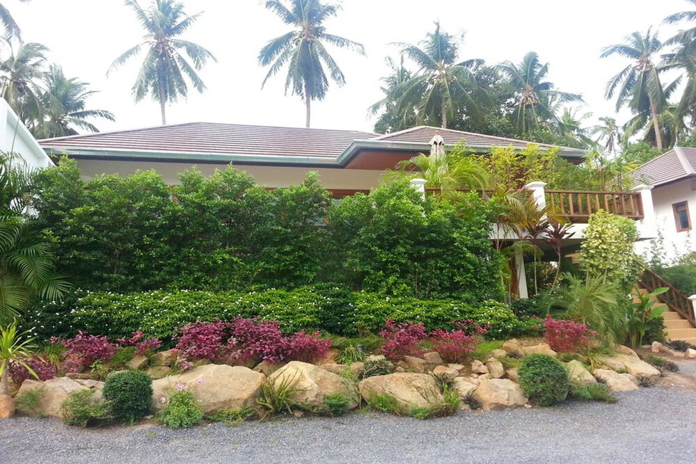 Tropical Season Villa Resort 33/34