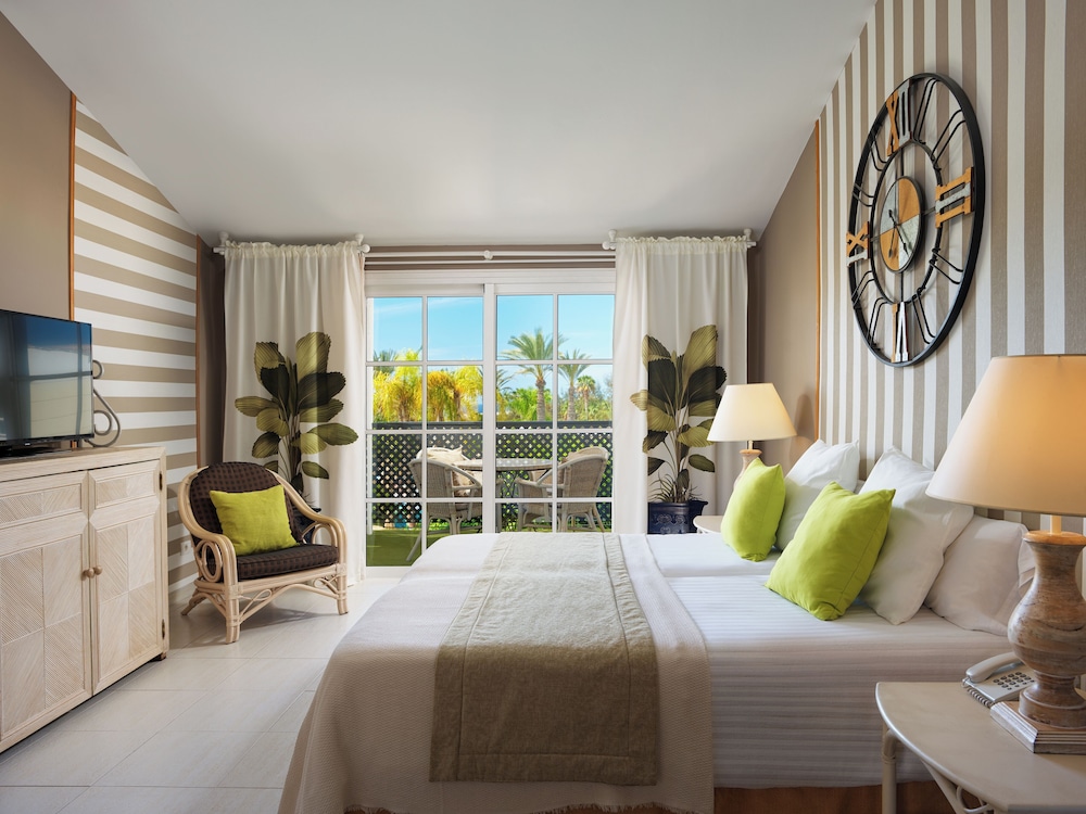 1 Bedroom, Family Suite, 4 Beds