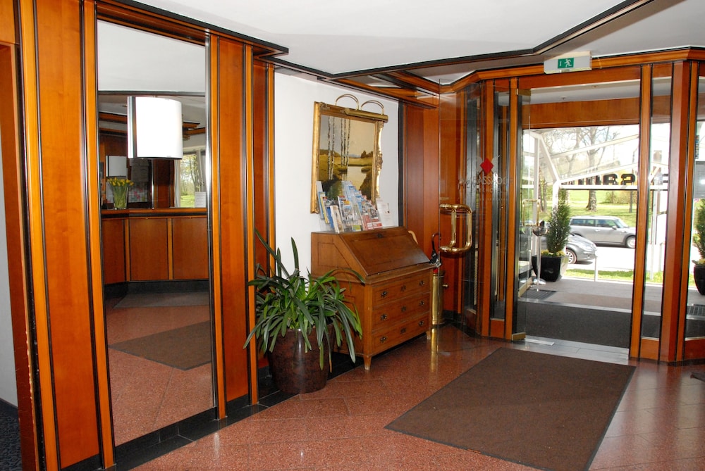 Ambassador Parkhotel 33/43