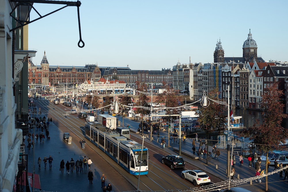 Damrak Short Stay Amsterdam 2/35